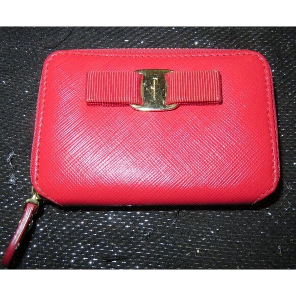 Salvatore Ferragamo Vara Bow Embellished Italian Leather Zip around wallet 100% - Picture 1 of 10